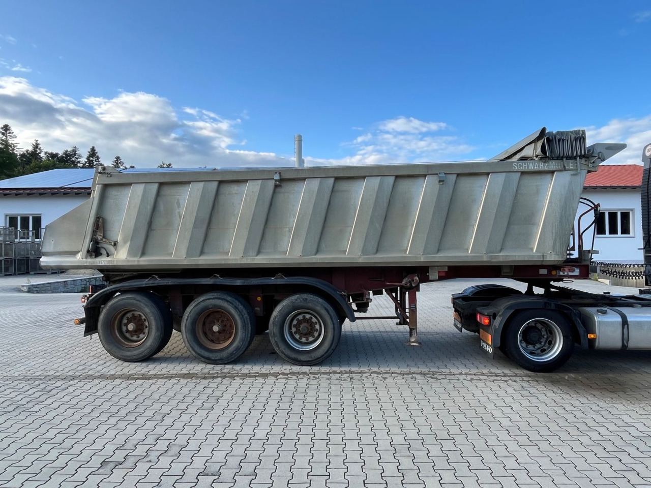 Schwarzmüller 3 Achs Alu Kippmulde Trommelbremse - Tipper semi-trailer: picture 3 Schwarzmüller 3 Achs Alu Kippmulde Trommelbremse - Tipper semi-trailer: picture 3
