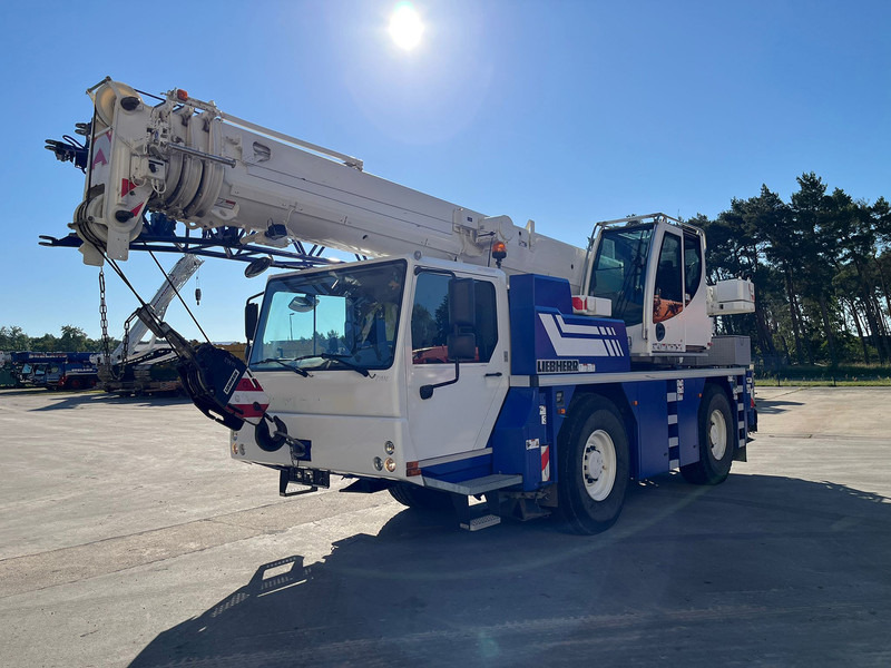 Liebherr LTM 1030-2.1 - Mobile crane: picture 1 Liebherr LTM 1030-2.1 - Mobile crane: picture 1