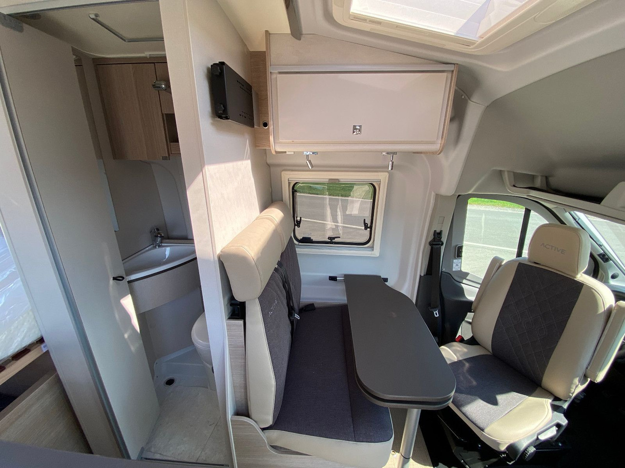Camper van Bürstner Lineo C 550,: picture 12