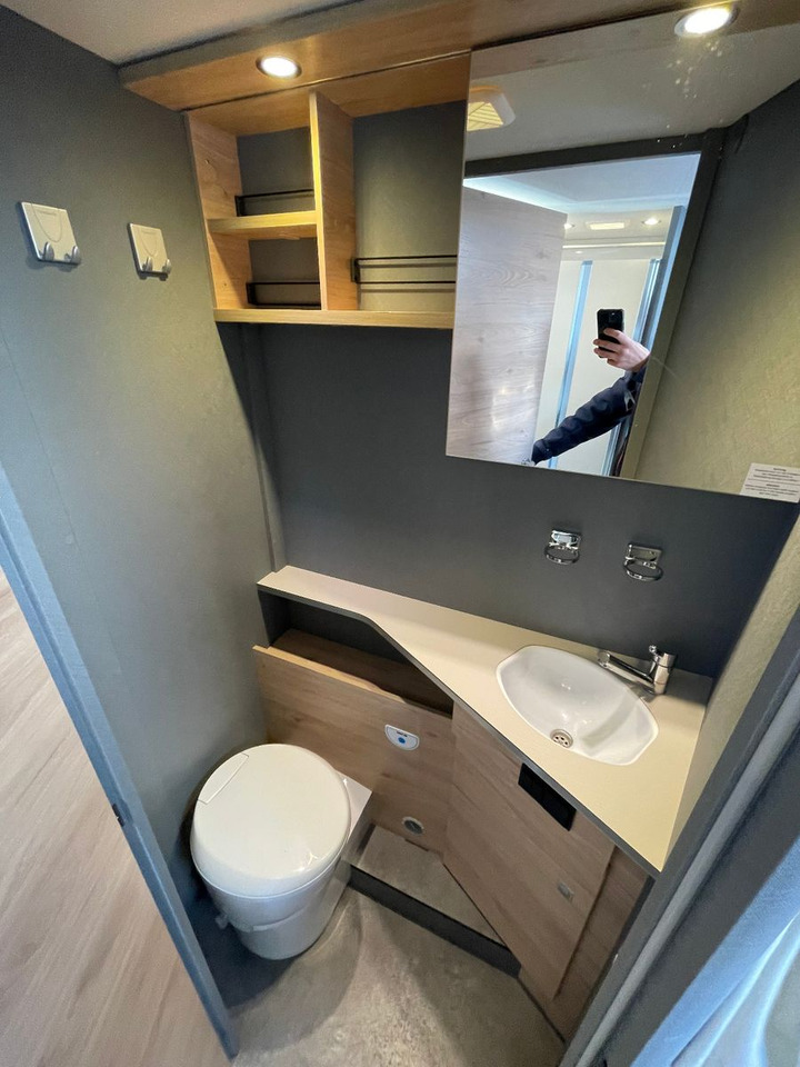 Semi-integrated motorhome Dethleffs Just T 7052 EB mit Hubbett,Fiat,Markise,RFK,Navi: picture 19
