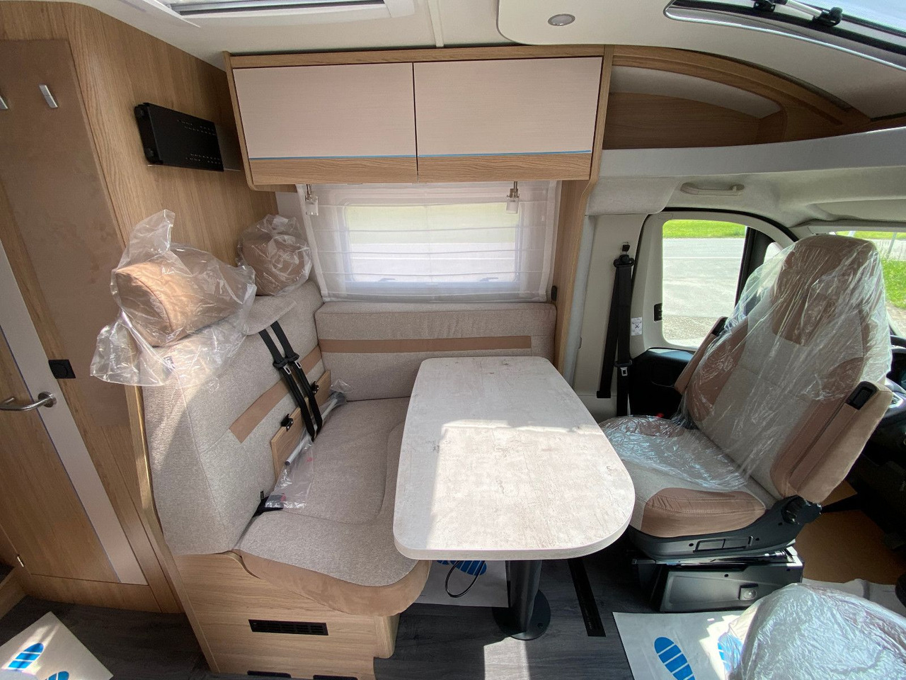 Semi-integrated motorhome LMC T 662 Grey Selection, Markise,Navi,: picture 11