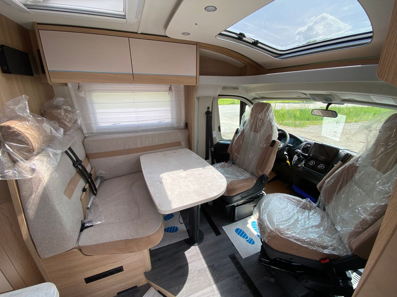 Semi-integrated motorhome LMC T 662 Grey Selection, Markise,Navi,: picture 10
