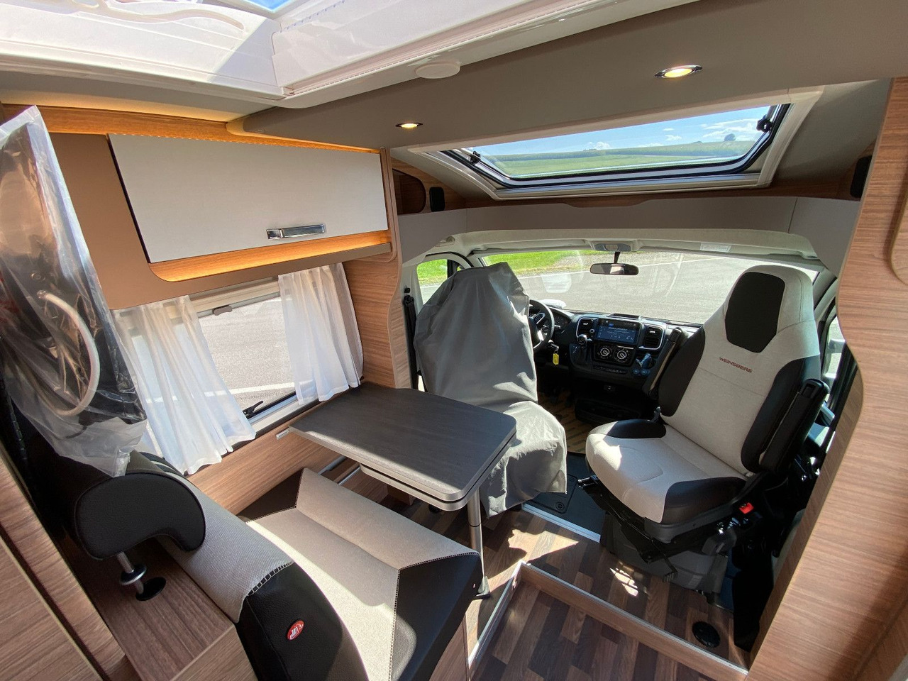 Semi-integrated motorhome Weinsberg CaraCompact 600 MEG EDITION [PEPPER]   Automatik: picture 19