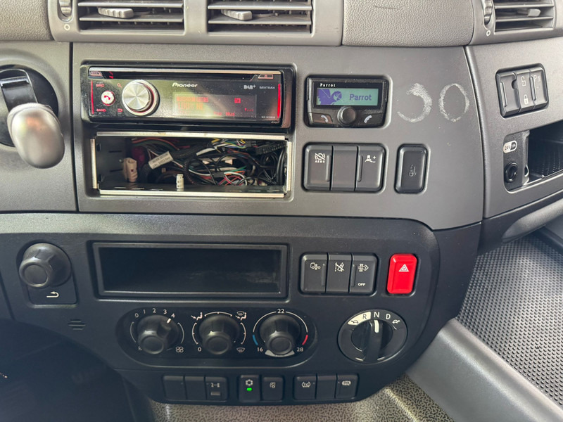 Tractor unit DAF CF 410 SC / Refrigerator / NL Truck: picture 12