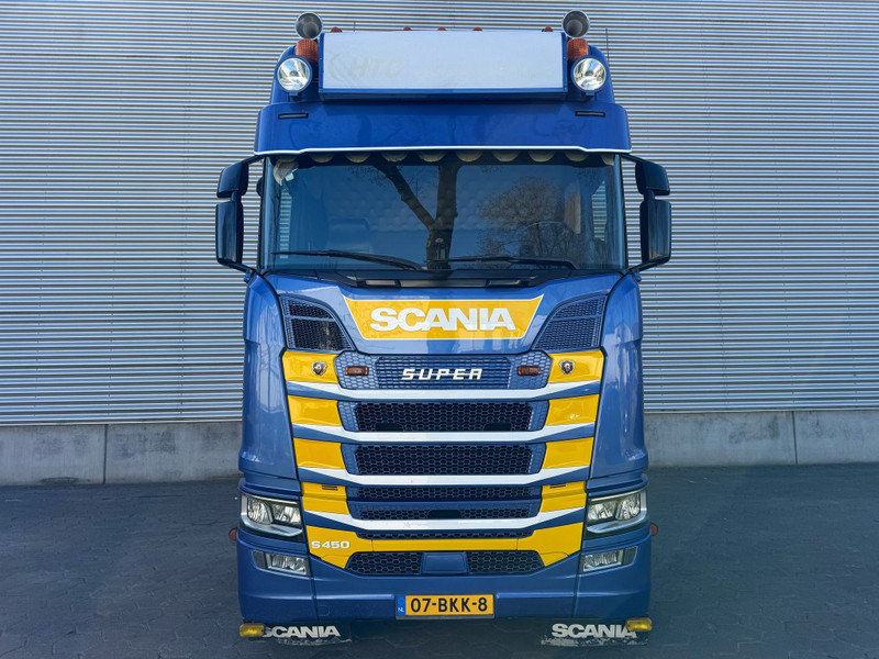Scania S450 / 6X2 / Retarder / Full Option / TUV: 5-2025 / NL Truck - Tractor unit: picture 4 Scania S450 / 6X2 / Retarder / Full Option / TUV: 5-2025 / NL Truck - Tractor unit: picture 4