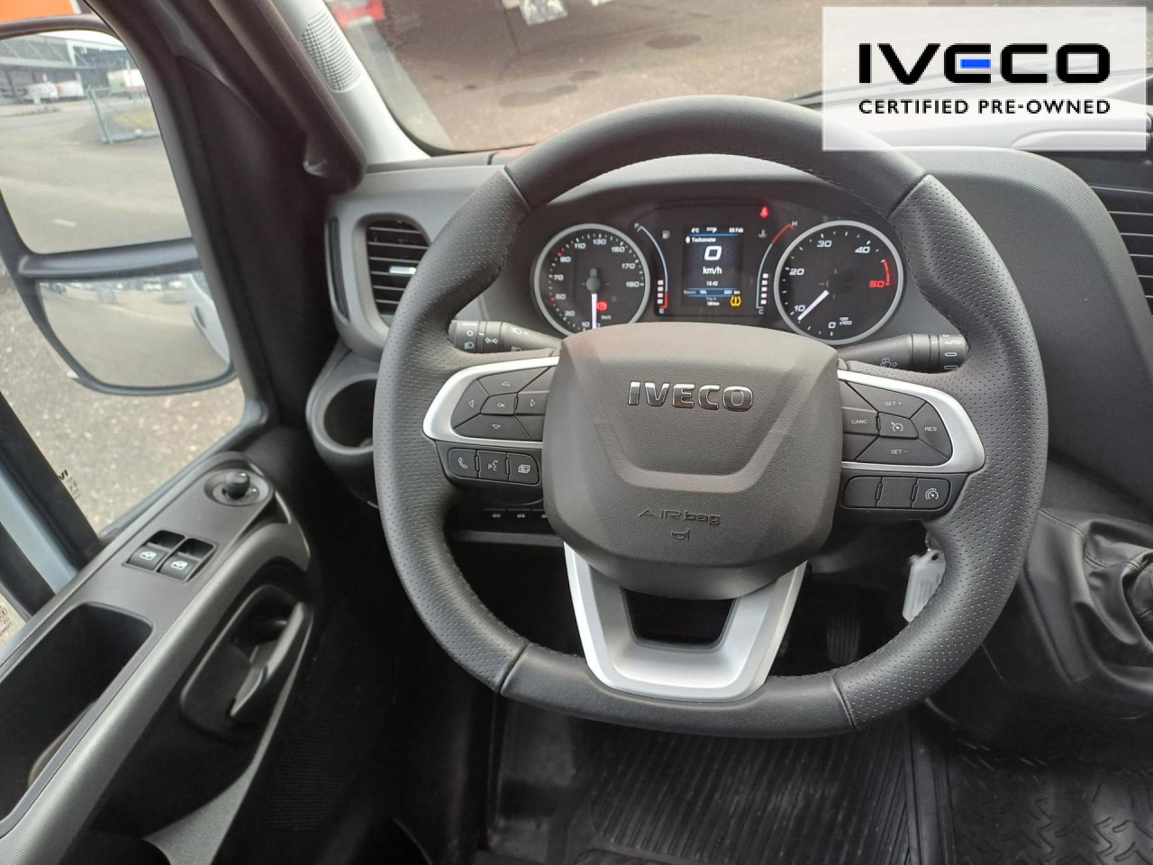 Interior photo 1: Panel van IVECO Daily 35S14NA8V/P CNG Euro6 Klima AHK Navi ZV