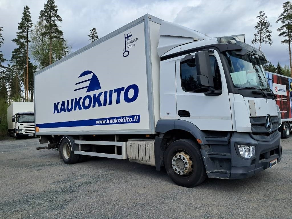 Mercedes-Benz Antos 1824L - Box truck: picture 3 Mercedes-Benz Antos 1824L - Box truck: picture 3