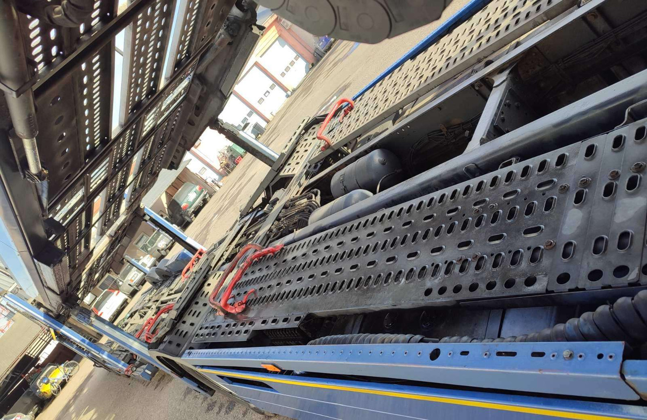 Autotransporter truck Scania P 380 LB: picture 9 Autotransporter truck Scania P 380 LB: picture 9