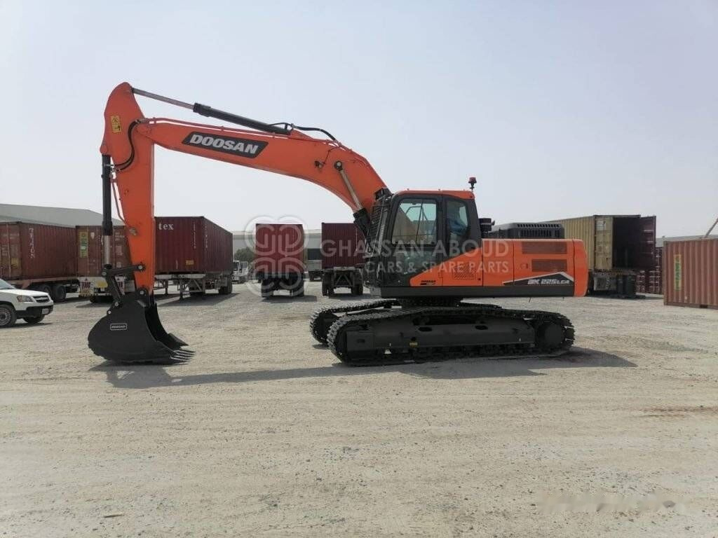 New Crawler excavator Doosan DX225: picture 1
