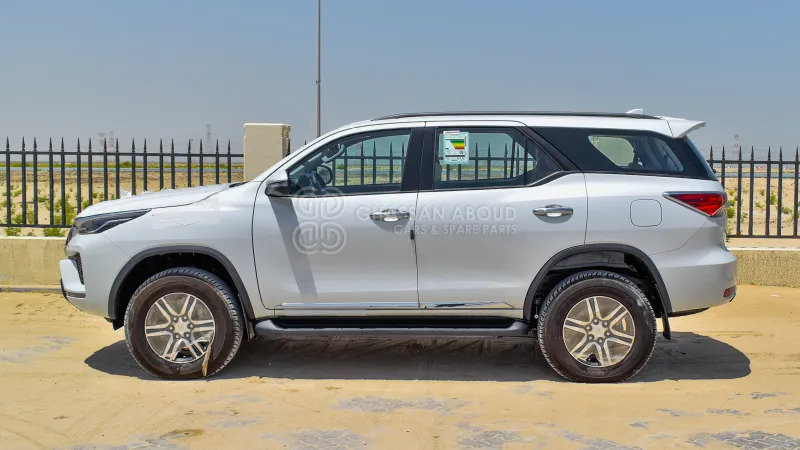 Toyota Fortuner 4x4 - SUV: picture 5 Toyota Fortuner 4x4 - SUV: picture 5