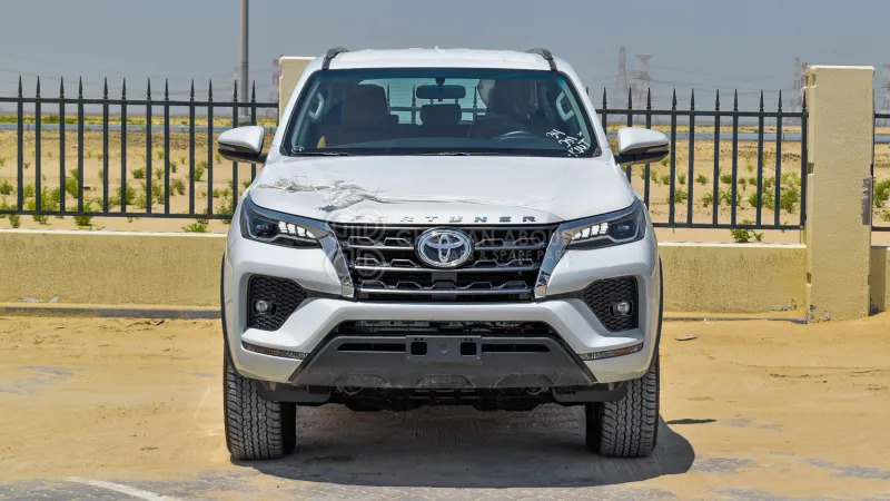 Toyota Fortuner 4x4 - SUV: picture 2 Toyota Fortuner 4x4 - SUV: picture 2