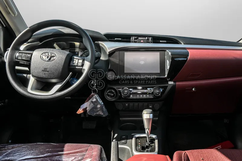 Pickup truck, Combi van Toyota Hilux  4X4 Double Cabin: picture 8