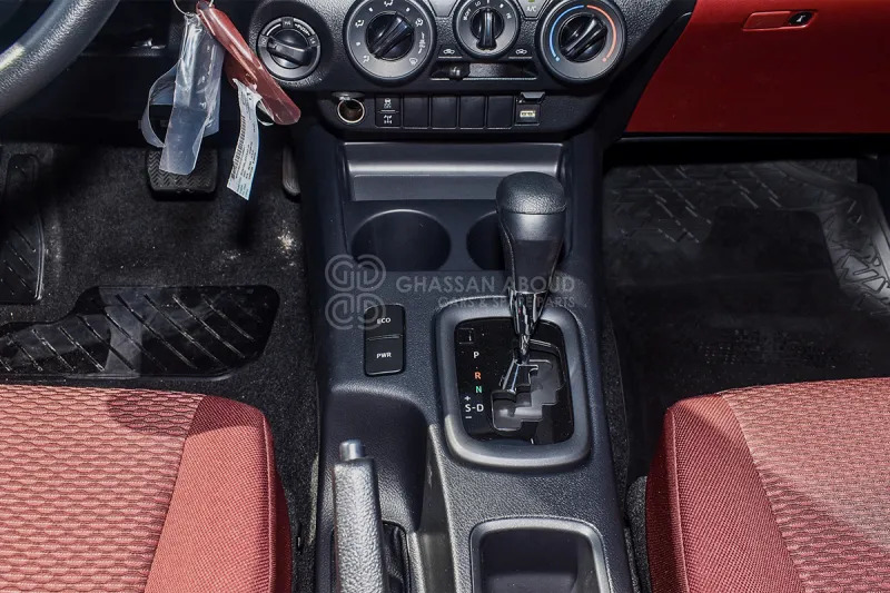 Pickup truck, Combi van Toyota Hilux  4X4 Double Cabin: picture 6