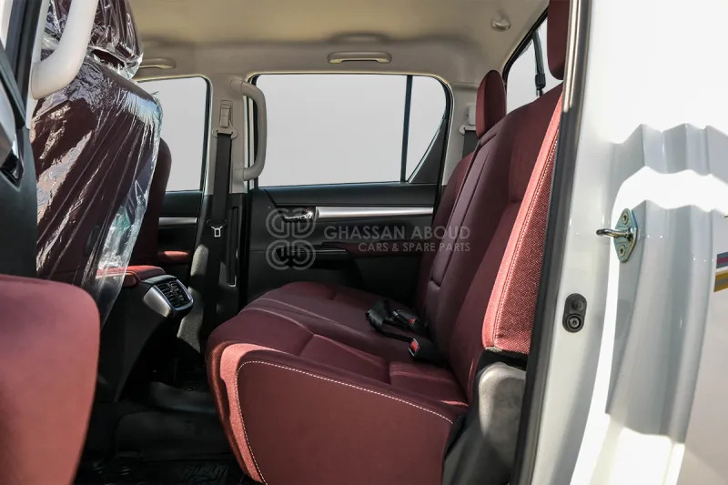 Pickup truck, Combi van Toyota Hilux  4X4 Double Cabin: picture 7