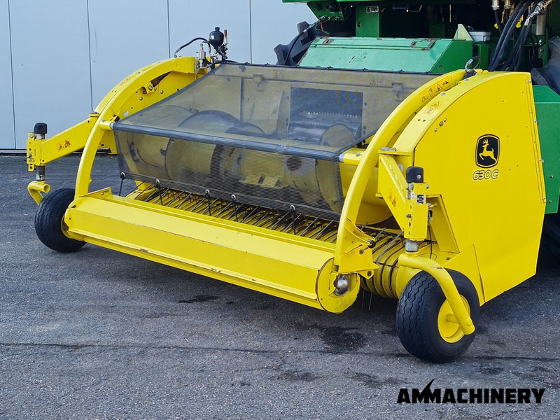 John Deere 630C pick-up - Forage harvester attachment for Agricultural machinery: picture 1 John Deere 630C pick-up - Forage harvester attachment for Agricultural machinery: picture 1