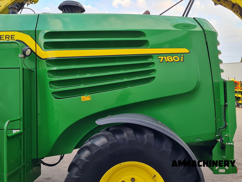 Forage harvester for transportation of food John Deere 7180 i: picture 18