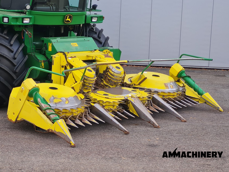 Forage harvester for transportation of food John Deere 7180 i: picture 6