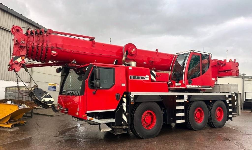 Liebherr LTM 1060-3.1 - All terrain crane: picture 1 Liebherr LTM 1060-3.1 - All terrain crane: picture 1