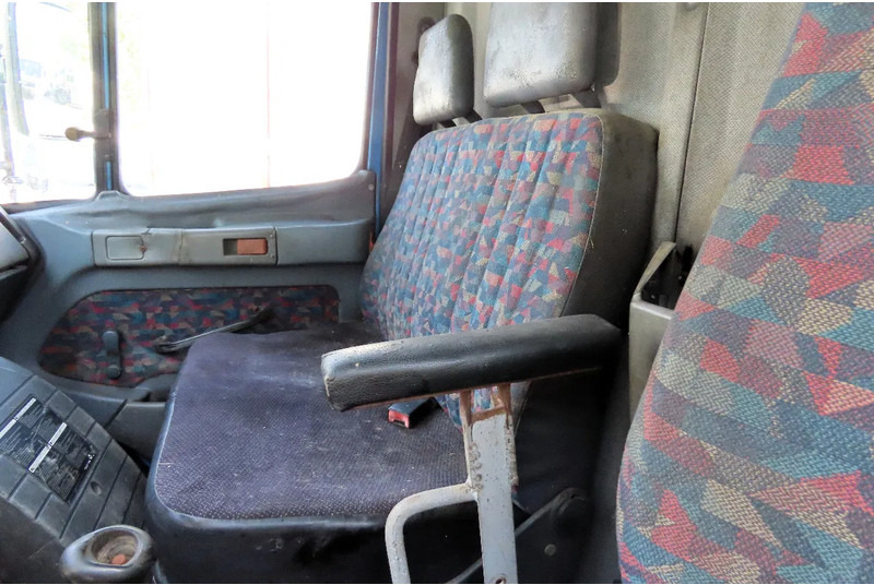Panel van Mercedes-Benz Vario 812D: picture 15