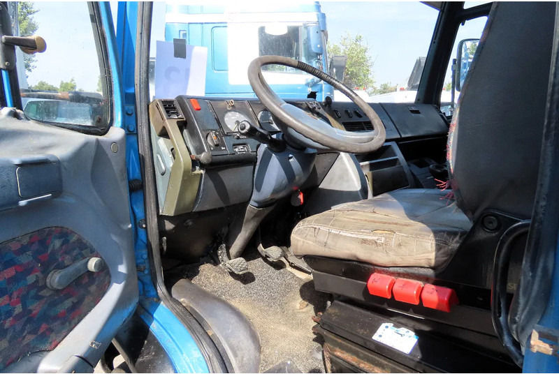 Panel van Mercedes-Benz Vario 812D: picture 12