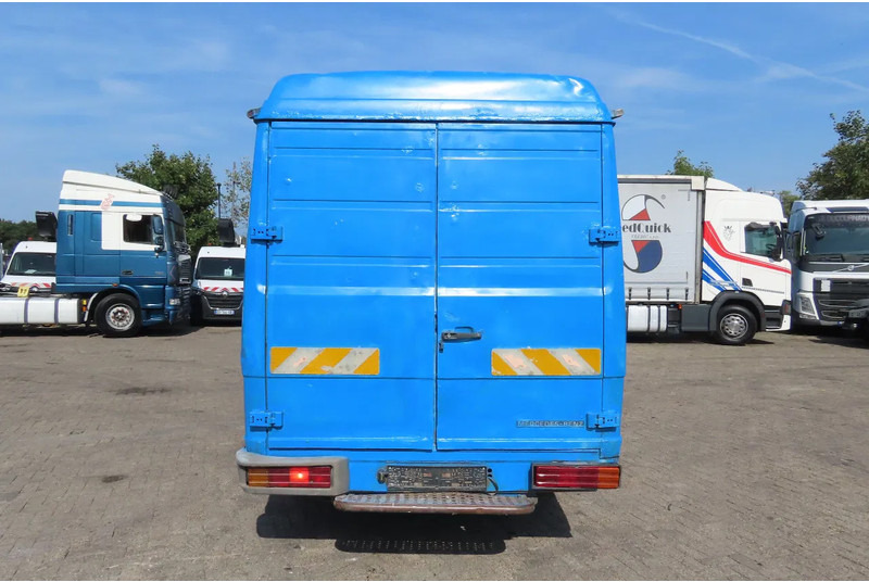 Panel van Mercedes-Benz Vario 812D: picture 6