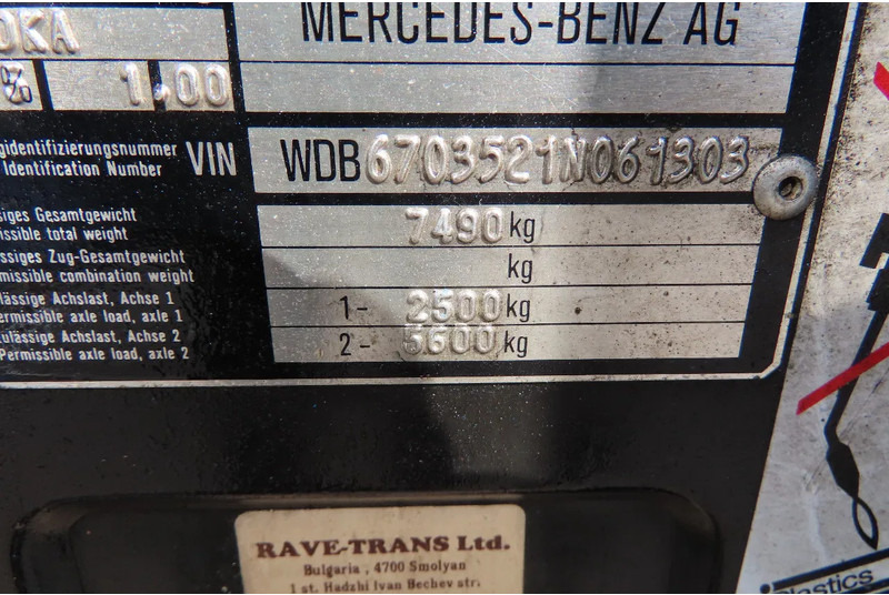 Panel van Mercedes-Benz Vario 812D: picture 17