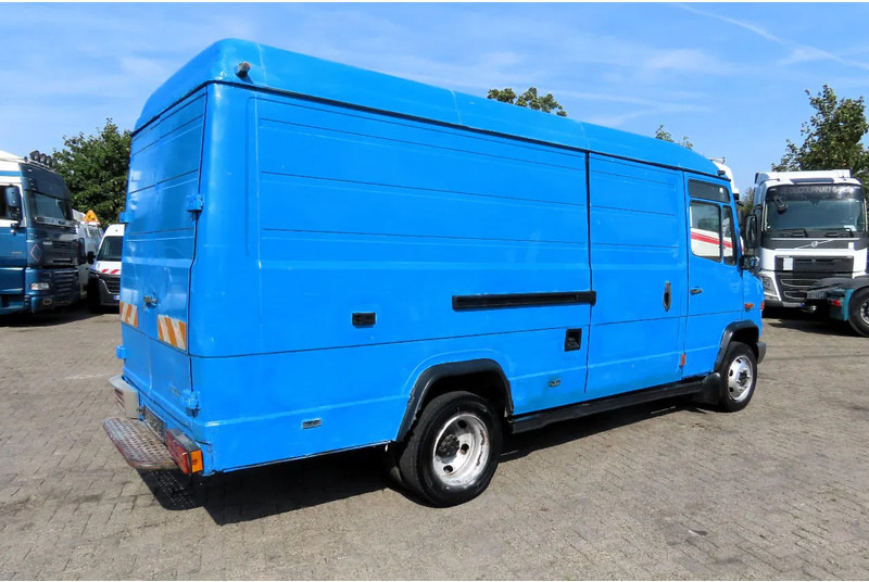 Panel van Mercedes-Benz Vario 812D: picture 5
