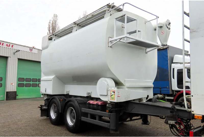 Samro AUGER + Air. 4 comp. - Tank trailer: picture 3 Samro AUGER + Air. 4 comp. - Tank trailer: picture 3