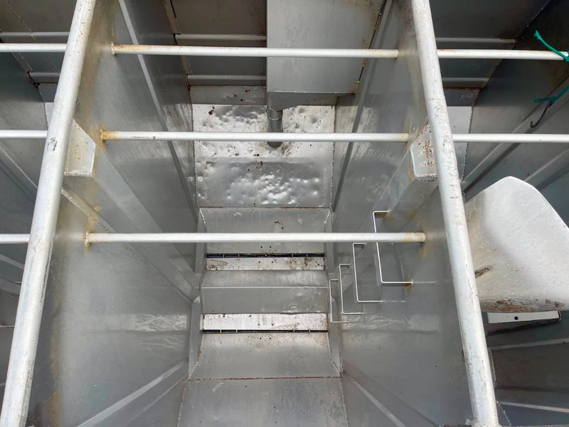 Tank semi-trailer TURBO'S HOET TSCI 7 COMP. SAF AXLES, AIR SUSPENSION: picture 15 Tank semi-trailer TURBO'S HOET TSCI 7 COMP. SAF AXLES, AIR SUSPENSION: picture 15