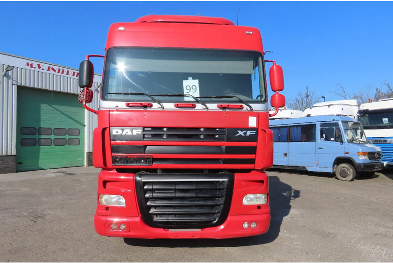 DAF XF 105.460 Euro5 evv, 2 beds, 2 tanks - Tractor unit: picture 3 DAF XF 105.460 Euro5 evv, 2 beds, 2 tanks - Tractor unit: picture 3