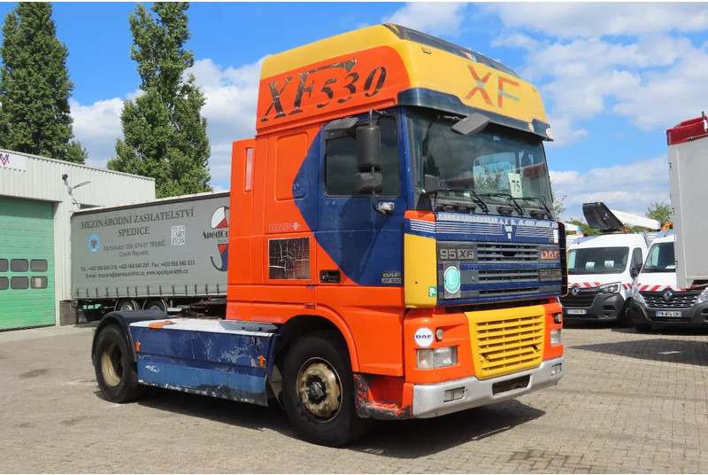DAF XF 530 type E4, Manual!!! - Tractor unit: picture 2 DAF XF 530 type E4, Manual!!! - Tractor unit: picture 2