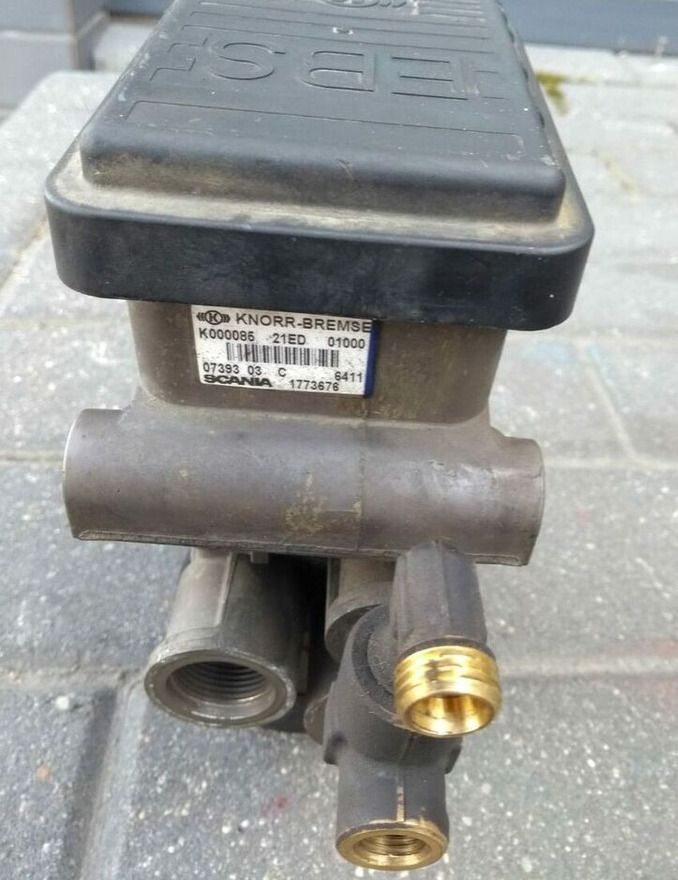 Knorr-Bremse SCANIA Scania - Brake valve for Truck: picture 3 Knorr-Bremse SCANIA Scania - Brake valve for Truck: picture 3