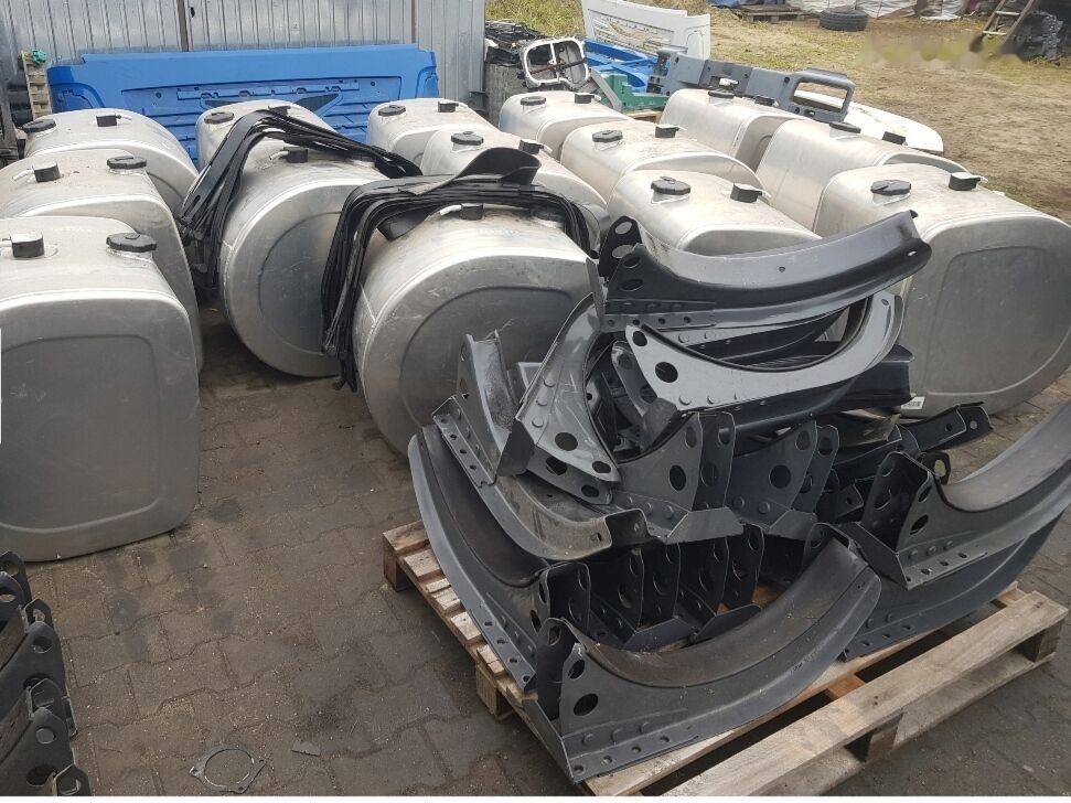 Volvo NEW COMPLETE TANK 285 DM3 22063854 Volvo - Fuel tank for Truck: picture 2 Volvo NEW COMPLETE TANK 285 DM3 22063854 Volvo - Fuel tank for Truck: picture 2