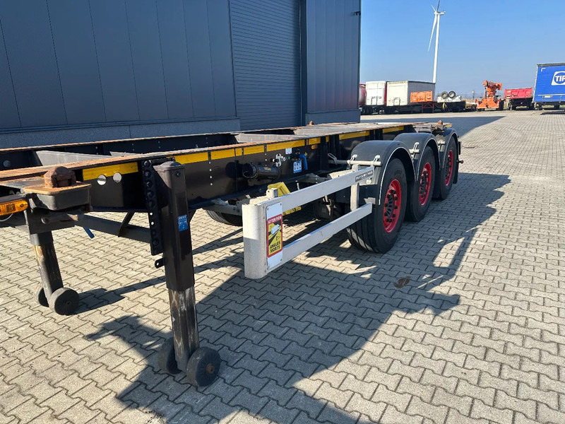 Container transporter/ Swap body semi-trailer Burg 20FT / 20FT SWAP ADR, 3.690kg, SAF INTRADISC, 2 liftassen, APK/ADR: 9/2025: picture 17