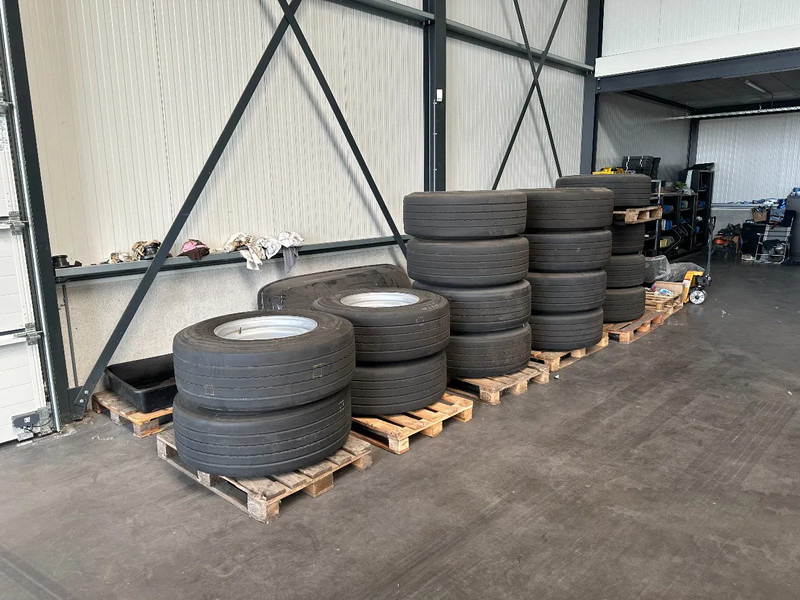 Diversen 16x 385/65-R22.5 on rims - Tire for Truck: picture 1 Diversen 16x 385/65-R22.5 on rims - Tire for Truck: picture 1