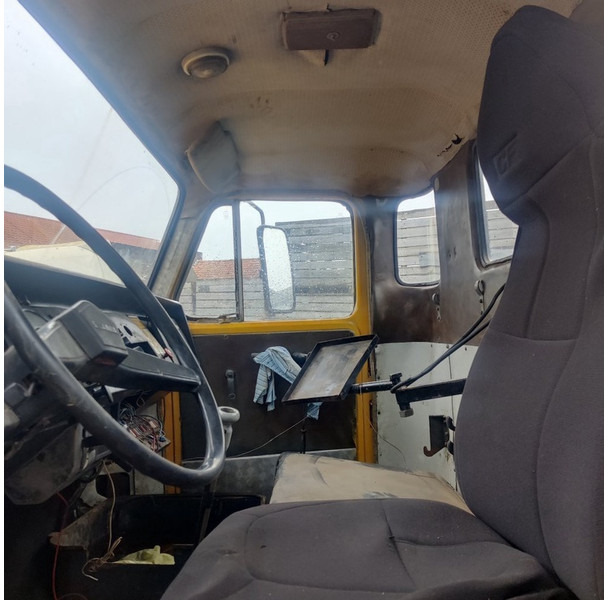 Tipper Scania 110: picture 11