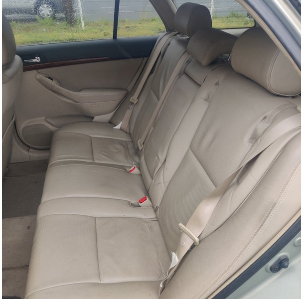 Car Toyota Avensis: picture 10