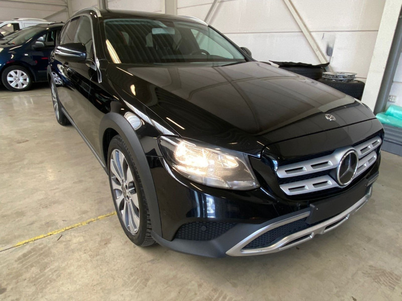 Mercedes-Benz E220d ALL-TERRAIN - 4 MATIC 4x4 - automatic - alcantara - 20 - Car: picture 2 Mercedes-Benz E220d ALL-TERRAIN - 4 MATIC 4x4 - automatic - alcantara - 20 - Car: picture 2