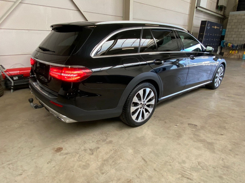 Mercedes-Benz E220d ALL-TERRAIN - 4 MATIC 4x4 - automatic - alcantara - 20 - Car: picture 3 Mercedes-Benz E220d ALL-TERRAIN - 4 MATIC 4x4 - automatic - alcantara - 20 - Car: picture 3