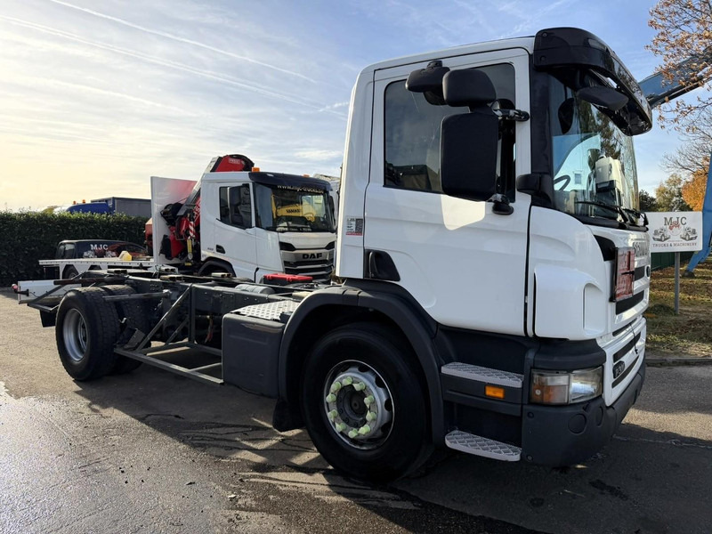 Scania P310 4x2 CHASSIS - ADR (ex tanker) - *322.000km* - 19T - EURO 4 - 5m20 chassis - AIR SUSPENSION - MANUAL - BE TRUCK - Cab chassis truck: picture 1 Scania P310 4x2 CHASSIS - ADR (ex tanker) - *322.000km* - 19T - EURO 4 - 5m20 chassis - AIR SUSPENSION - MANUAL - BE TRUCK - Cab chassis truck: picture 1