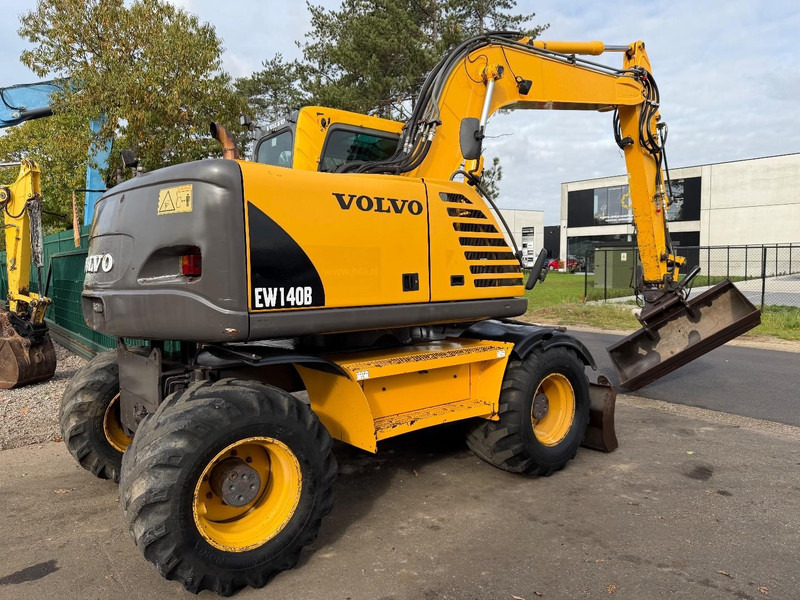 Volvo EW 140 B *FULL HYDR* - BLADE - 10.485h - TILT BUCKET - CE - NL MACHINE - GOOD CONDITION - Wheel excavator: picture 3 Volvo EW 140 B *FULL HYDR* - BLADE - 10.485h - TILT BUCKET - CE - NL MACHINE - GOOD CONDITION - Wheel excavator: picture 3