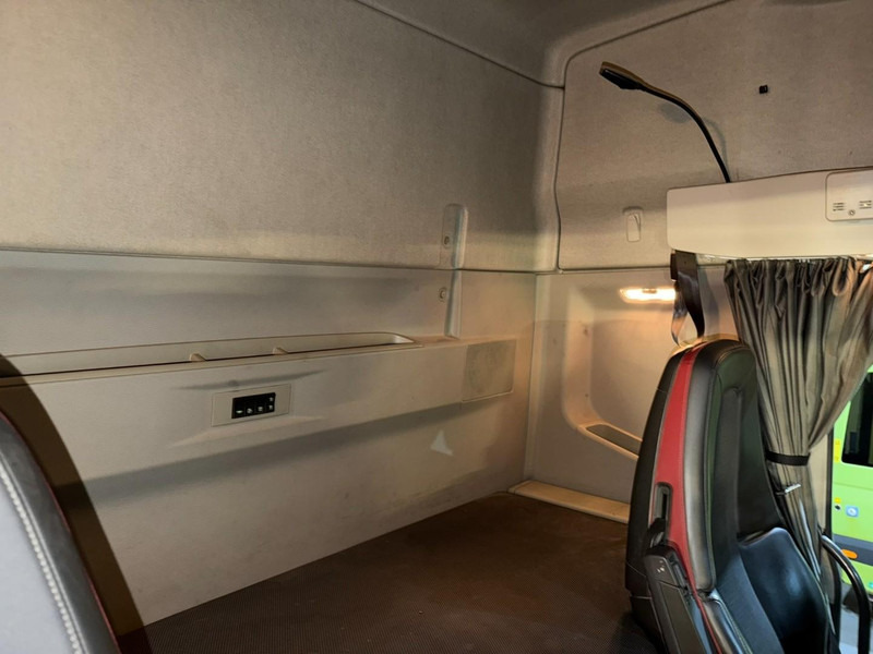 Curtainsider truck Volvo FH 460 8x4 TRIDEM CURTAINSIDE BOX 8m50 / BDF / SILO COMPRESSOR - *FULL AIR* - EURO 6 - LIFT + STEERING AXLE - BE TRUCK: picture 18