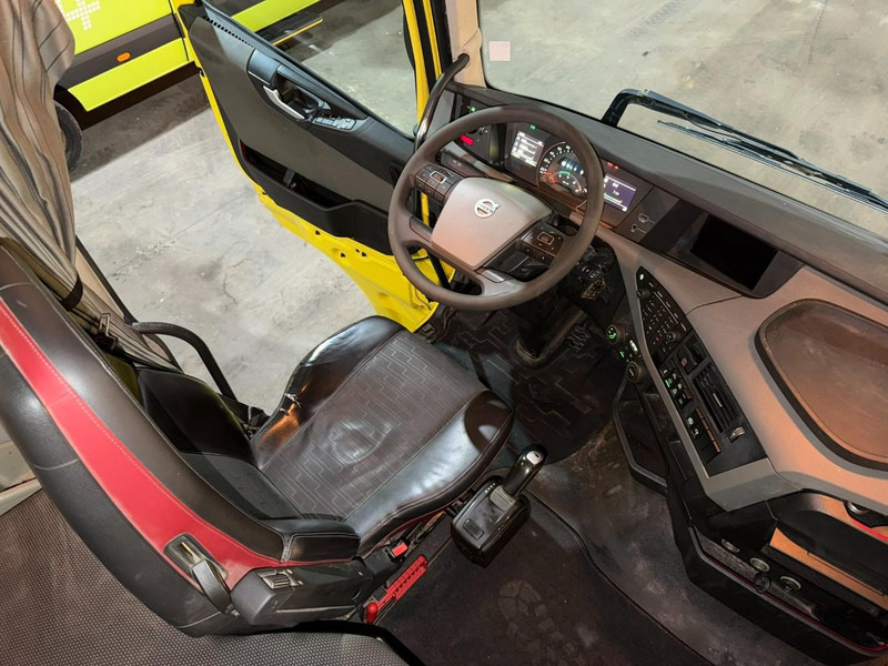 Curtainsider truck Volvo FH 460 8x4 TRIDEM CURTAINSIDE BOX 8m50 / BDF / SILO COMPRESSOR - *FULL AIR* - EURO 6 - LIFT + STEERING AXLE - BE TRUCK: picture 16