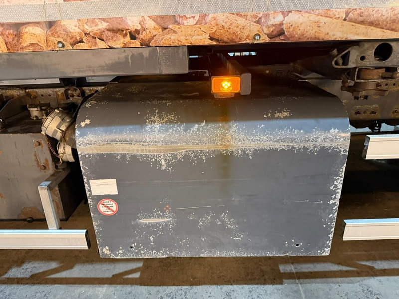 Curtainsider truck Volvo FH 460 8x4 TRIDEM CURTAINSIDE BOX 8m50 / BDF / SILO COMPRESSOR - *FULL AIR* - EURO 6 - LIFT + STEERING AXLE - BE TRUCK: picture 15