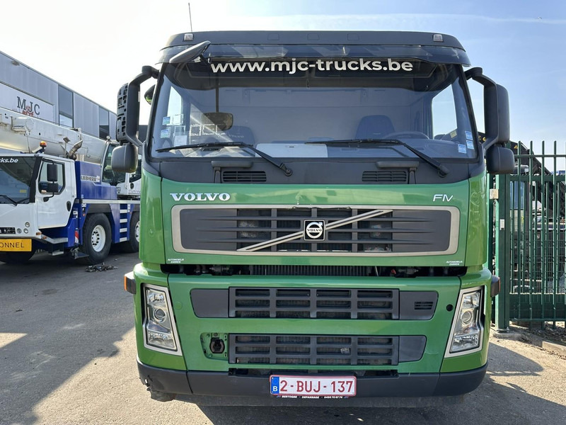 Volvo FM 340 8x2 CHASSIS (7m35) - LIFT+STEERING AXLE - MANUAL GEARBOX - EURO 3 - TÜV 05/2025 - BE TRUCK - Cab chassis truck: picture 3 Volvo FM 340 8x2 CHASSIS (7m35) - LIFT+STEERING AXLE - MANUAL GEARBOX - EURO 3 - TÜV 05/2025 - BE TRUCK - Cab chassis truck: picture 3