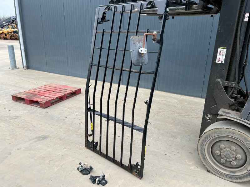 Cat 312D / 315D / 319D / 320D / 324D / 329D / 330D / - Cab and interior for Construction machinery: picture 3 Cat 312D / 315D / 319D / 320D / 324D / 329D / 330D / - Cab and interior for Construction machinery: picture 3
