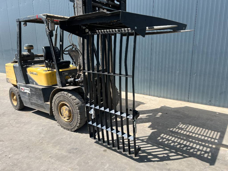 Cat 313E / 320F / 323E / 325F / 329E / 330F / 336E / - Cab and interior for Construction machinery: picture 2 Cat 313E / 320F / 323E / 325F / 329E / 330F / 336E / - Cab and interior for Construction machinery: picture 2