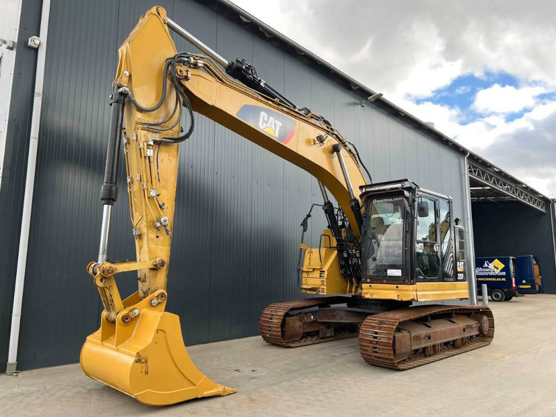 Crawler excavator Cat 325F LCR: picture 1