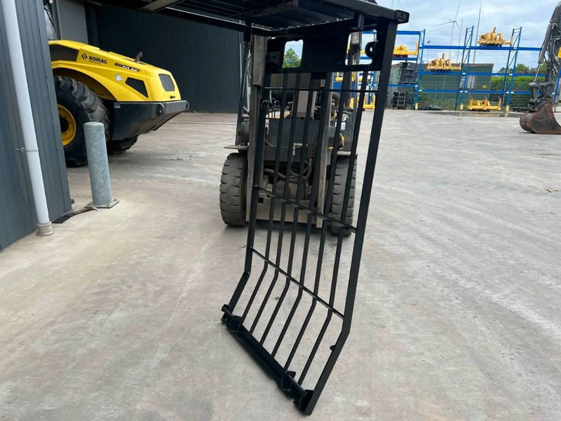 Cat 329D Guard - Cab and interior for Construction machinery: picture 3 Cat 329D Guard - Cab and interior for Construction machinery: picture 3