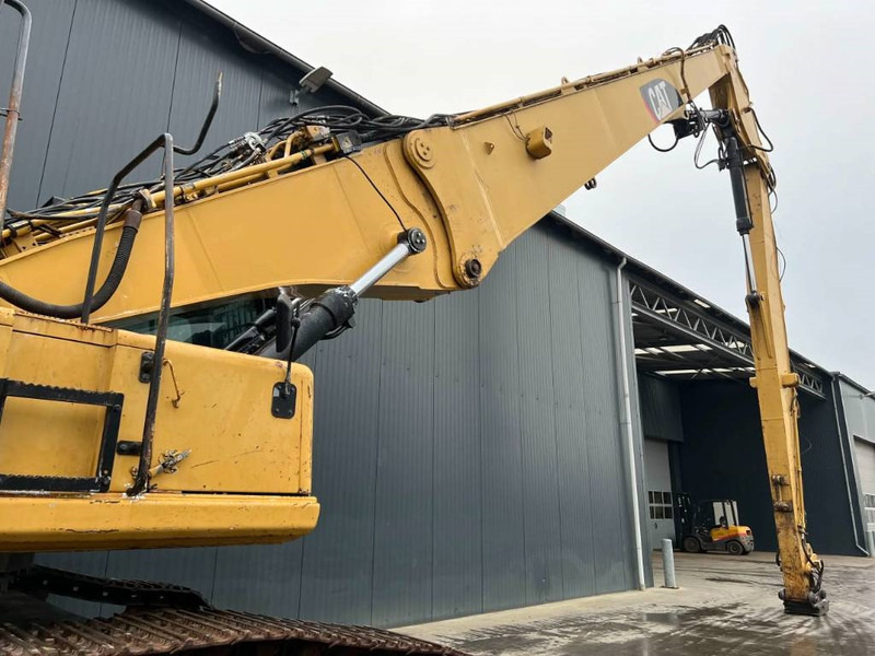 Crawler excavator Cat 345C L UHD - 27m - OilQuick: picture 15